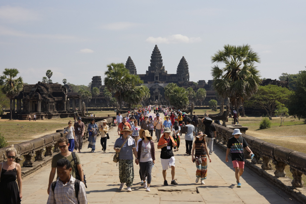 Elefantenhose im Vordergrund, Angkor Wat im Hintergrund.